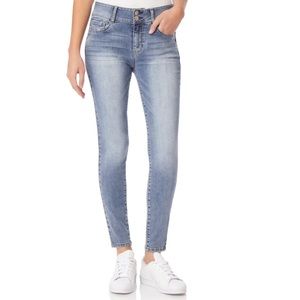 New Instastretch The Flirty Curvy High Rise Ankle Wallflower Skinny Jeans (11)